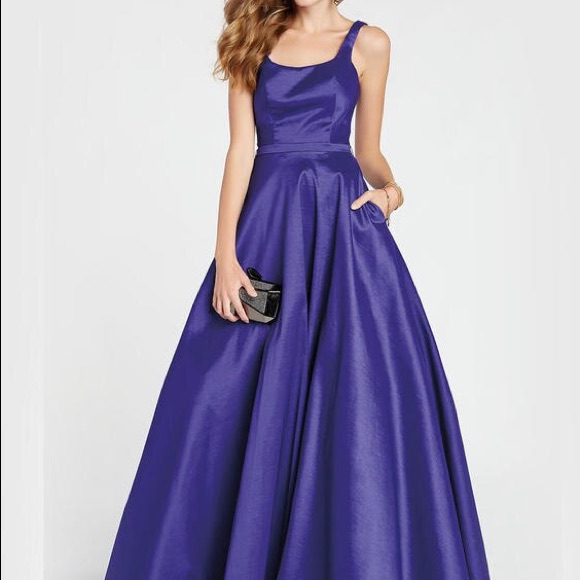 Alyce Paris 1429
